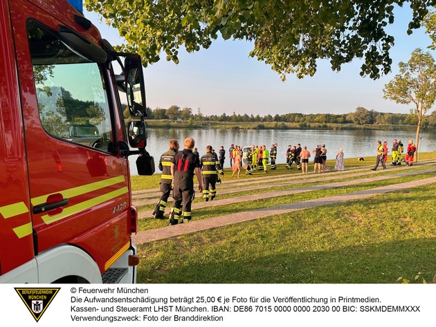 FW-M: Fahrzeug fährt in See (Riem)