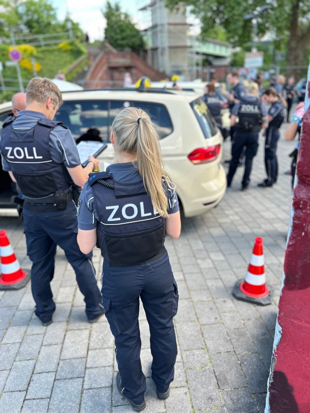 HZA-GI: Hauptzollamt Gießen nimmt Taxi- und Mietwagengewerbe unter die Lupe - mehrere Verstöße festgestellt
