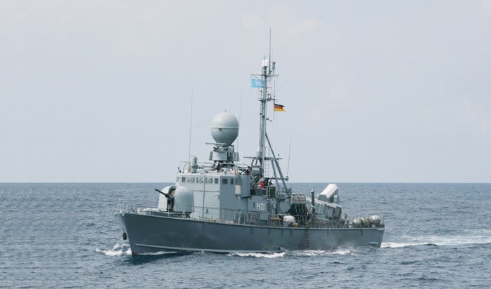 Schnellboote auf dem Weg ins Mittelmeer (BILD)