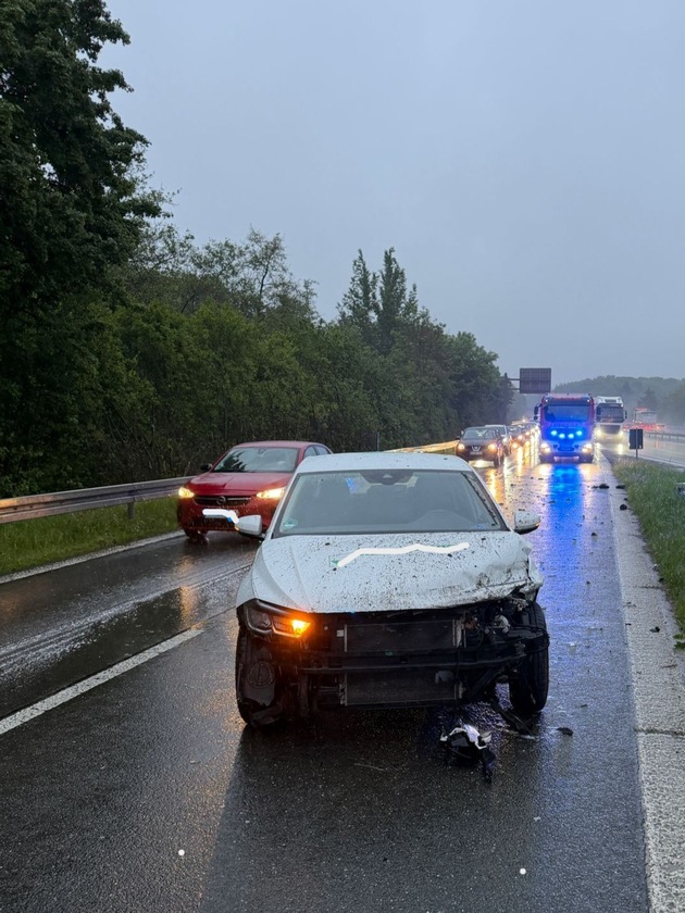 FW-EN: PKW verunfallt auf der Autobahn