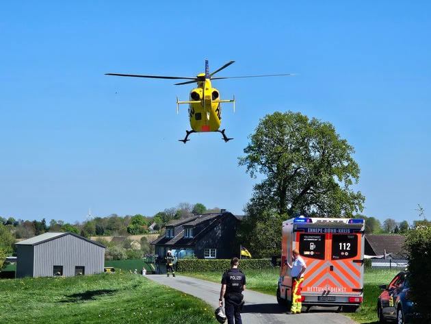 FW-EN: Verkehrsunfall zwischen Radfahrer und Bus