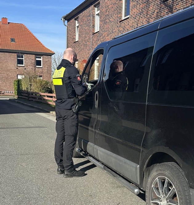 POL-STD: Kontrollwoche Gurtpflicht und Kindersicherung - Polizei kontrolliert eine Woche lang über 400 Autos