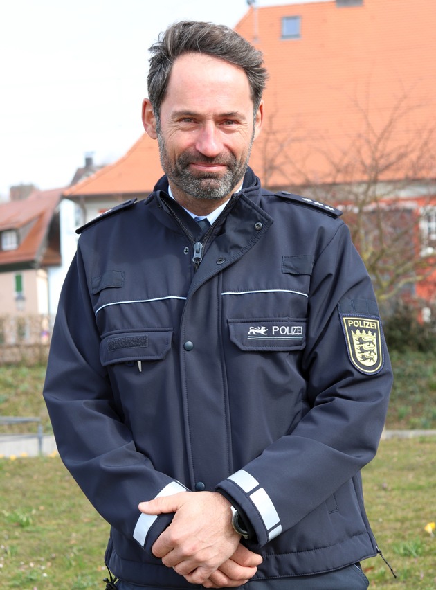 POL-KN: Joachim Metzler ist neuer Leiter des Polizeipostens Allensbach - Manfred Banholzer nach 20 Jahren verabschiedet