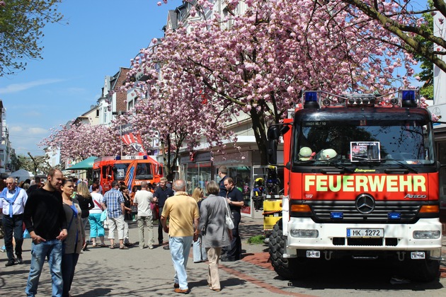 FW Menden: 10. Juni: Blaulicht-Meile in der Mendener Innenstadt