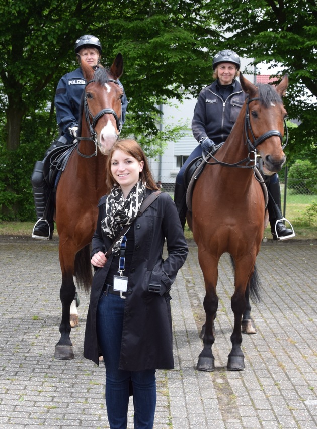 POL-GOE: Welcome-Day der Polizei Niedersachsen - Polizeipräsident Uwe Lührig (Polizeidirektion Göttingen) und &quot;Patin&quot; Natalie Fehr sind begeistert