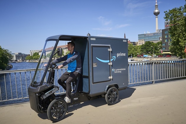 Immer mehr Amazon-Pakete kommen mit dem Rad: Verkehrssenatorin Bonde er&ouml;ffnet neues Zentrum f&uuml;r Mikromobilit&auml;t in Berlin