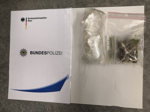 BPOL NRW: Fahndungserfolg der Bundespolizei; zwei Niederländer mit Kokain am Bahnhof Gronau festgenommen