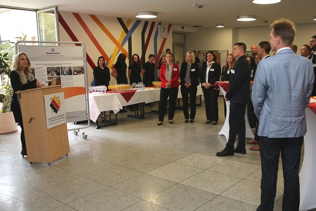 Die Bundeswehr startet den ersten Fernstudiengang - Familienbewusster Aufstieg an der Hochschule des Bundes - Fachbereich Bundeswehrverwaltung