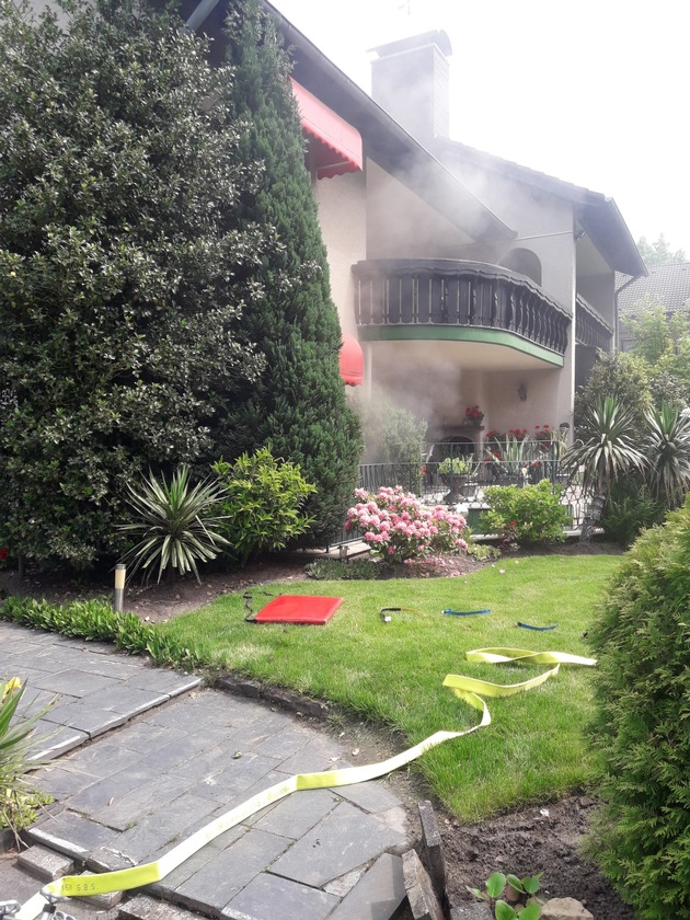 FW-Erkrath: Küchenbrand in einem Einfamilienhaus