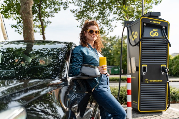E-Auto ohne eigene Wallbox: EWE Go zeigt, wie Elektromobilität auch in der Stadt unkompliziert funktioniert