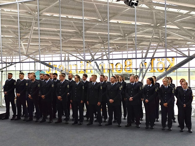 BPOL NRW: Verstärkung für die Bundespolizei am Flughafen Köln Bonn