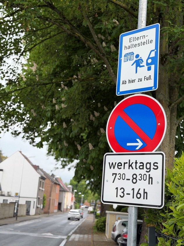 POL-DN: Polizei und Ordnungsamt kontrollieren Halteverbot an der Anne-Frank-Gesamtschule - Fokus auf Aufkl&auml;rung und Sicherheit