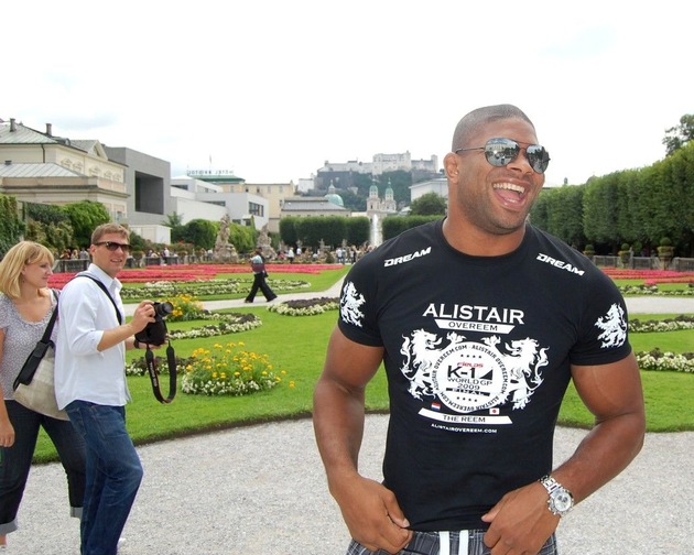 &quot;Demolitian Man&quot; Alistair Overeem sorgte für Aufsehen in der Festspielstadt Salzburg - BILD