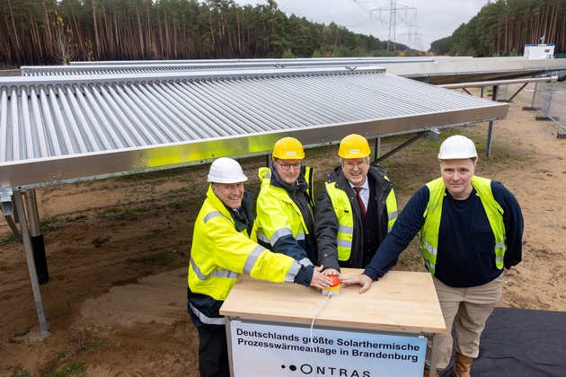 Inbetriebnahme von Deutschlands größter Prozess-Solarthermieanlage auf der Gasdruckregelstation Kienbaum, Spree-Oder-Kreis, Brandenburg