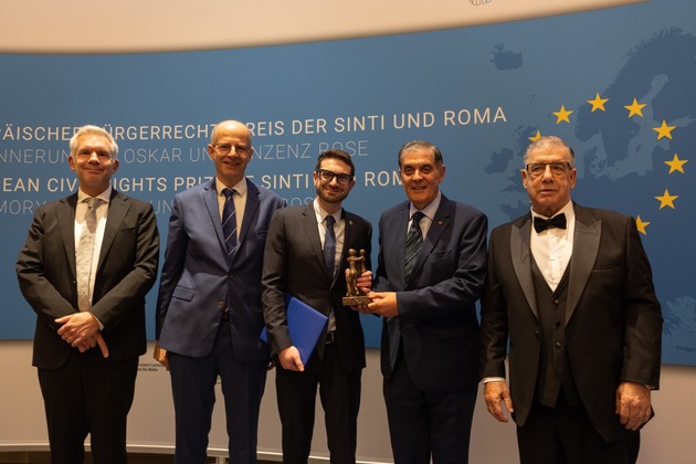 Philanthrop George Soros mit dem Europäischen Bürgerrechtspreis der Sinti und Roma ausgezeichnet
