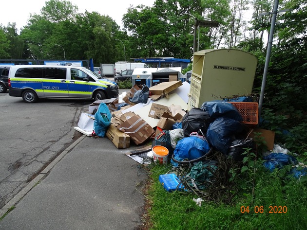POL-SE: Pinneberg - Polizei sucht Zeugen einer Abfallablagerung
