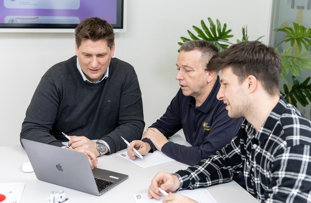 Mit klickbeben® & W3Becca® zur förderfähigen Digitalstrategie – Manuel Diwosch zeigt, wie's geht