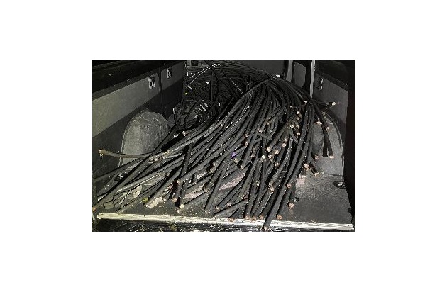 POL-SE: Moorrege - Verdacht des Buntmetalldiebstahls - Polizei hat mehrere Tonnen Kuper sichergestellt und sucht nun einen Tatort - Zeugenhinweise erbeten