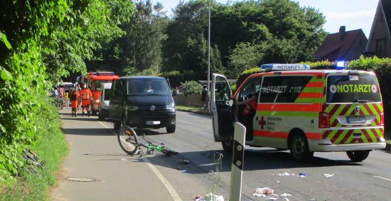 POL-STD: 15-jähriger Radfahrer bei Unfall in Stade schwer verletzt