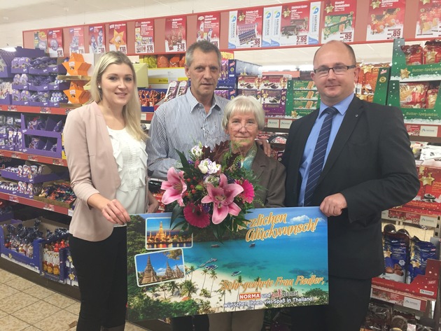 NORMA: Grillgenießer gewinnen tolle Fernreisen / Discounter aus Nürnberg bringt glückliche Kunden direkt zu Traumzielen (FOTO)