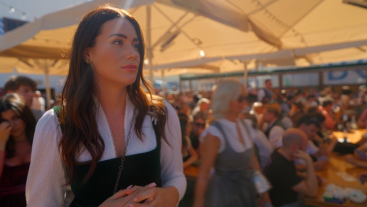 "Mein Vater hat mich nicht gesehen." Gloria-Sophie Burkandt spricht in der ProSieben-Doku "Born Famous" über das Leben als Tochter von Markus Söder