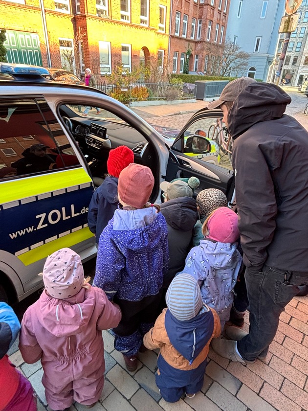 HZA-KI: Spendenaktion des Hauptzollamts Kiel unterstützt Kindertagesstätten in der Region