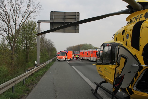 FW-WRN: Verkehrsunfall auf der Bundesautobahn 1
