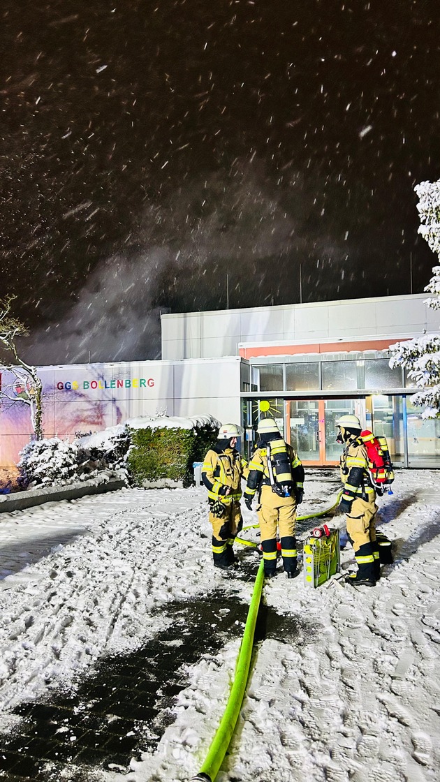 FW-HAAN: Grundschule Bollenberg: Brand zerst&ouml;rt Teile des Verwaltungsbereichs
