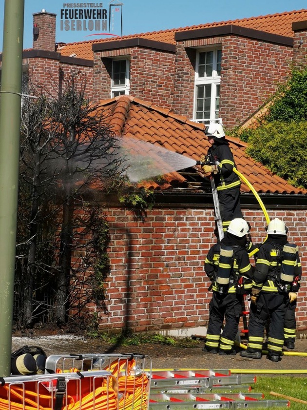 FW-MK: Erneuter Heckenbrand