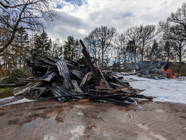 FW-ROW: Erneuter Gebäudebrand in Borchel