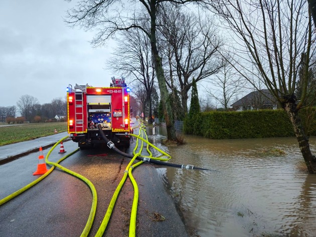 FW-PI: Dauerregen und Wind bescheren den Feuerwehren im Kreis Pinneberg einen unruhigen Mittwoch - Schwerpunkte in Bilsen und Moorrege