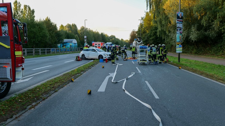 FW-DO: Dorstfelder Allee wegen Verkehrsunfall zeitweise gesperrt