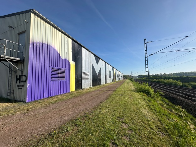 POL-DH: --- Barnstorf - Graffiti / Polizei sucht Zeugen (Fotos) ---