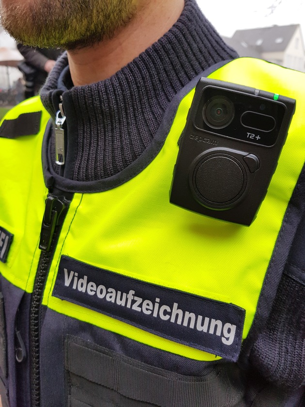 POL-OS: Besserer Schutz für Polizisten und Unbeteiligte: Polizeidirektion Osnabrück setzt auf den Einsatz von Bodycams