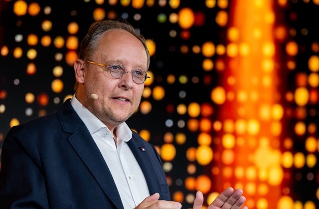 Doctorbaust: Leipziger Arzt gewinnt Speaker-Award und stellt InterceptorTherapy&reg; gegen mentale Dauerbelastung vor