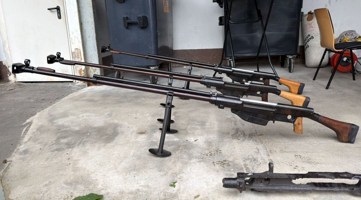 POL-W: W/RS Weiterer Waffenfund in verborgenem Raum - Gemeinsame Presseerklärung von Staatsanwaltschaft und Polizei Wuppertal