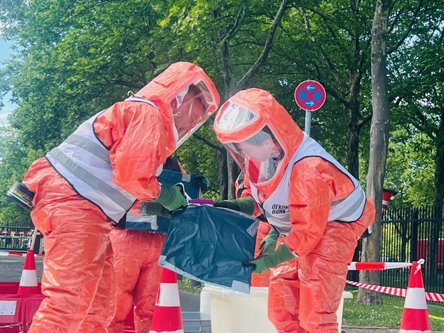 FW-BN: Verdächtige Briefsendung in Poststelle - Großeinsatz der Feuerwehr im Stadtteil Hochkreuz.