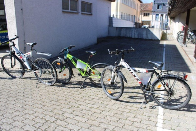 POL-MA: Oftersheim, Rhein-Neckar-Kreis: Mehrere Fahrräder in Waldgebiet sichergestellt - Eigentümer gesucht!
