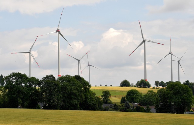 Windenergie aus Thüringen im Stadtwerke-Portfolio / Trianel Erneuerbare Energien nimmt sechsten Windpark in Betrieb