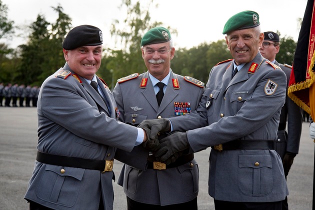 Generalleutnant Carsten Jacobson nach 44 Dienstjahren verabschiedet