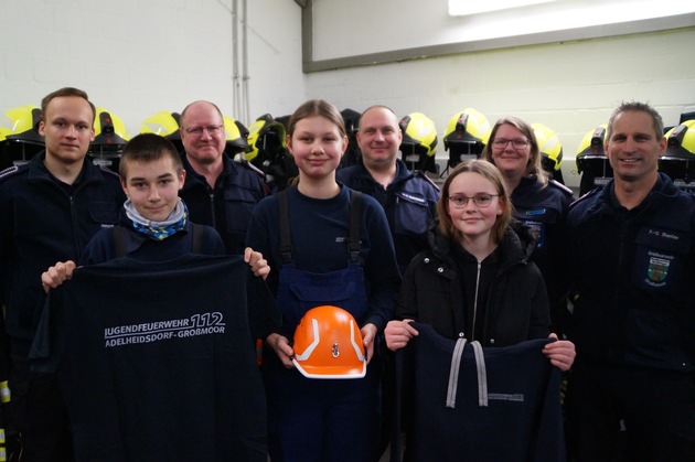 FW Wathlingen: Jahreshauptversammlung der Jugendfeuerwehr Adelheidsdorf-Großmoor - Neue Jugendsprecher gewählt und neue Bekleidung erhalten