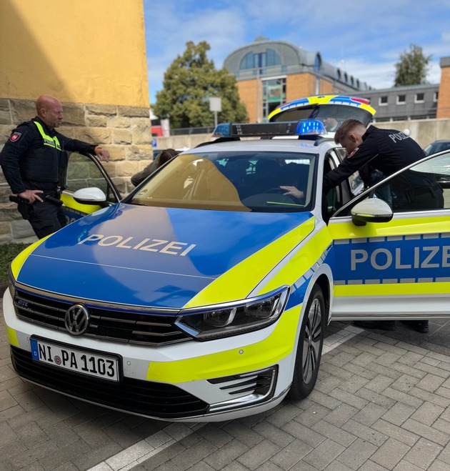 POL-AK NI: Großer Erfolg: Tag der offenen Tür an der Polizeiakademie in Nienburg. Zahlreiche Besucherinnen und Besucher nutzten die Gelegenheit zum Blick hinter die Kulissen.