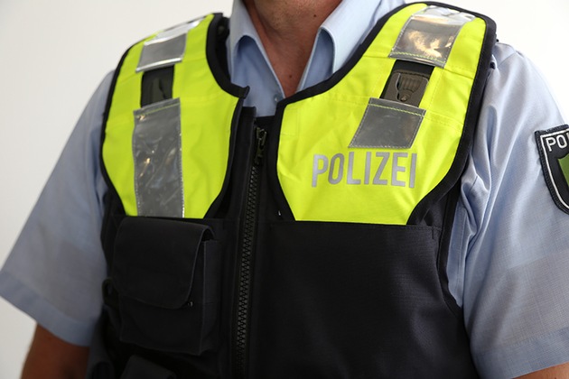 POL-LZPD: Neue funktionale Westen für Polizistinnen und Polizisten in NRW
Tragekomfort verbunden mit Höchstmaß an Schutz und Sicherheit