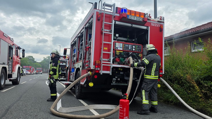 FW Celle: Küchenbrand in einem Imbiss in Altenhagen