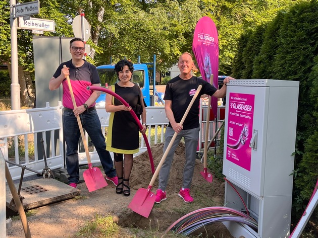 Berlin: Spatenstich für Glasfaserausbau in Heiligensee und Konradshöhe