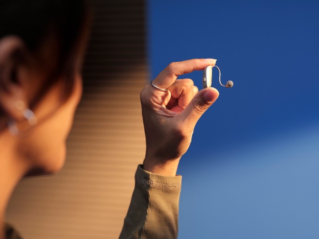 Fachhandelsmarke Beltone erweitert Portfolio: Attraktives miniRIE-Akku-H&ouml;rsystem mit Auracast schon mit geringer Zuzahlung, neue Beltone Commence Im-Ohr-Modelle vorgestellt