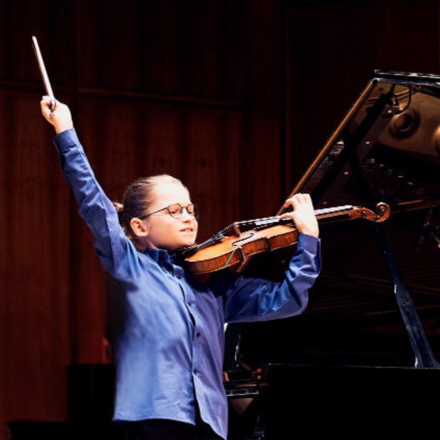 Musikalischer Start ins Jahr 2025 mit einem musikalischen Highlight: Neujahrskonzert im goldenen Kammermusiksaal in Vitznau