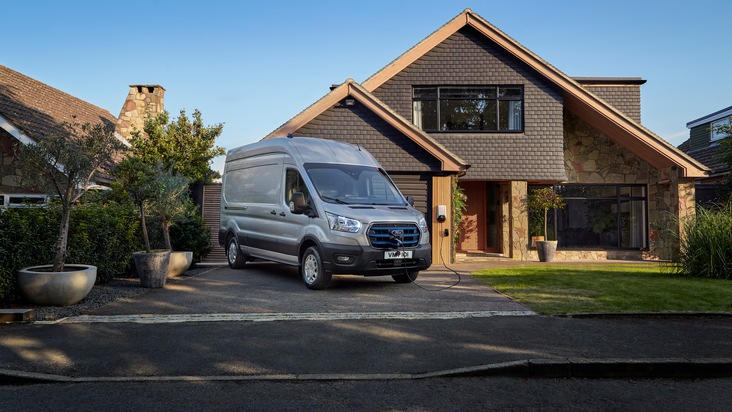 Ford-Werke GmbH: Neuer Ford E-Transit feiert öffentliches Europa-Debüt auf der Nutzfahrzeugshow in Birmingham