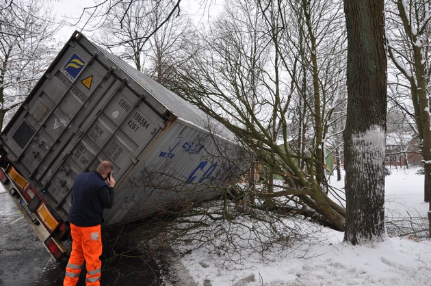 POL-WL: Lkw auf B75 gedreht