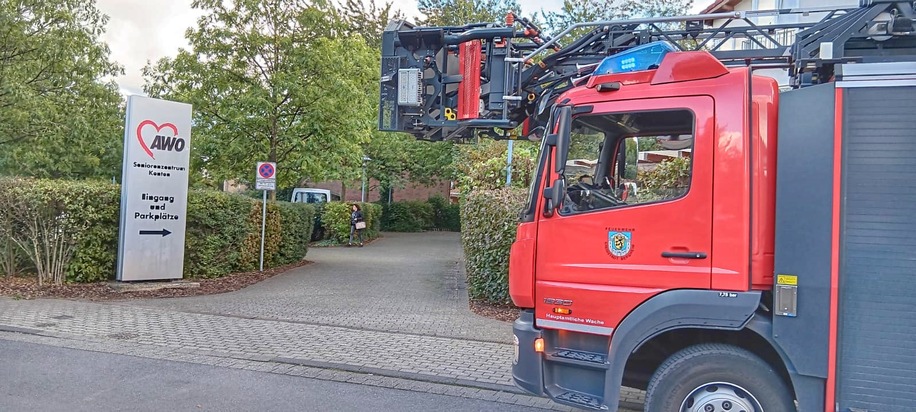 FW Bergheim: Schmorbrand sorgt für Brandgeruch im Seniorenzentrum
